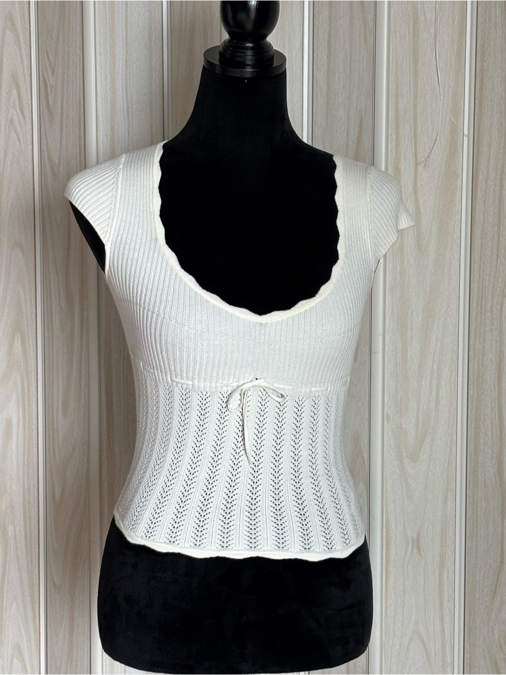 Scalloped Scoop Knit Tank Top - White